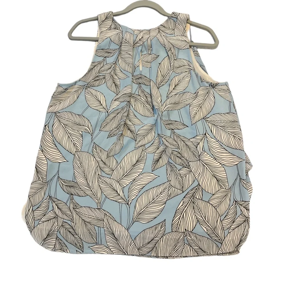 Karen Kane Blue Floral Sleeveless Blouse ~ Medium - Picture 2 of 5